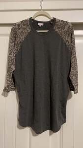LuLaRoe Gray & Black Raglan Sleeve Top